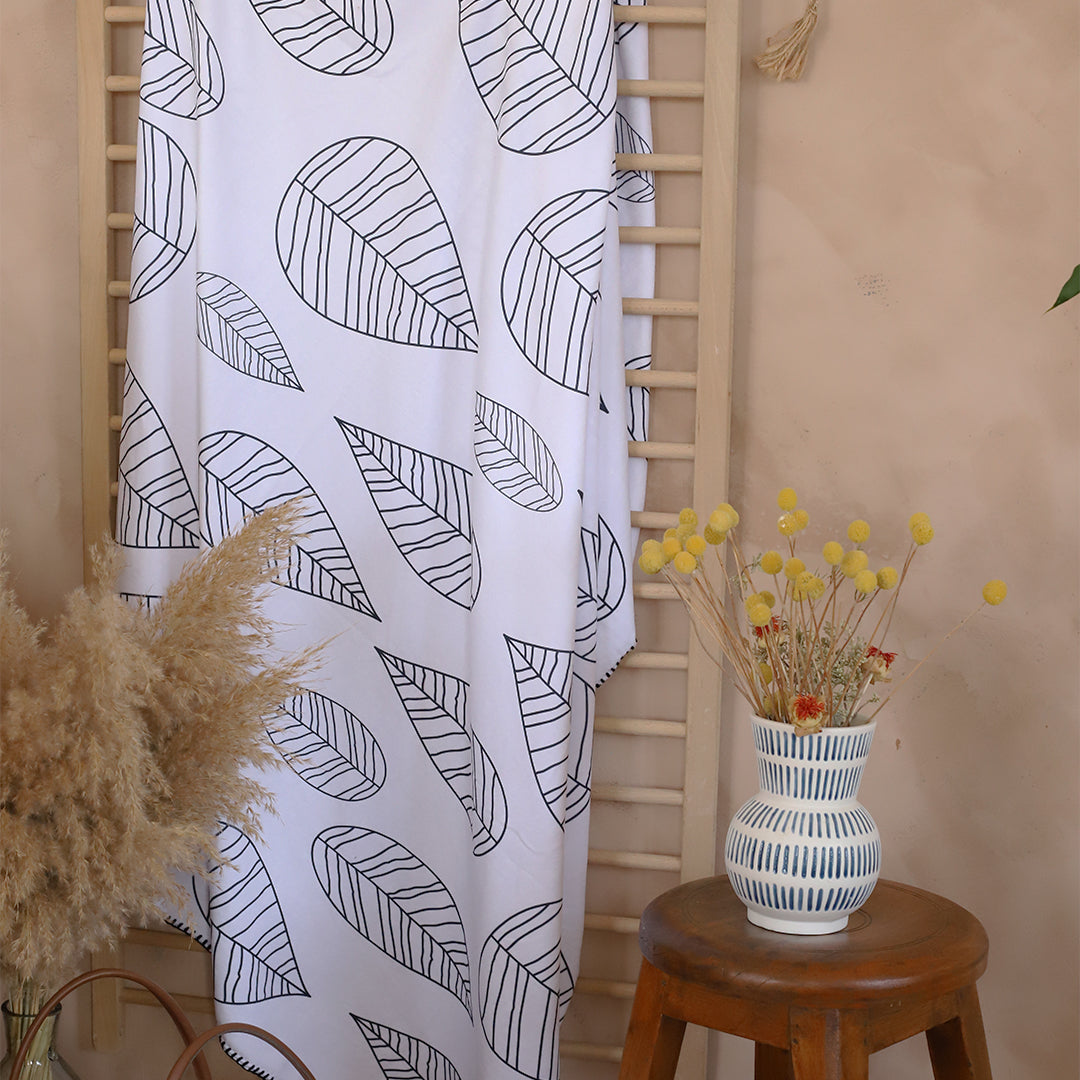 Black Leaf TV Blanket | Fleece | 170x130cm