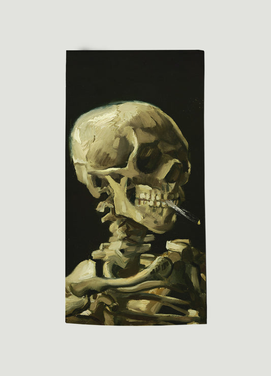 Skull of a Skeleton with Burning Cigarette Plaj Havlusu